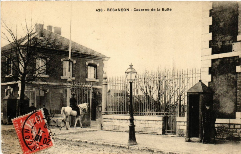 Carte postale ancienne Besancon - Caserne de la Butte à Besançon