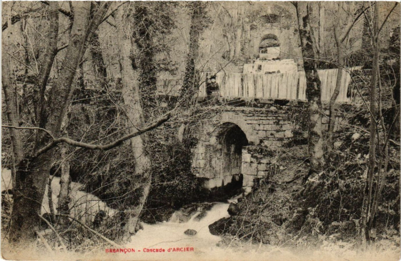 Carte postale ancienne Besancon - Cascade d'Arcier à Besançon