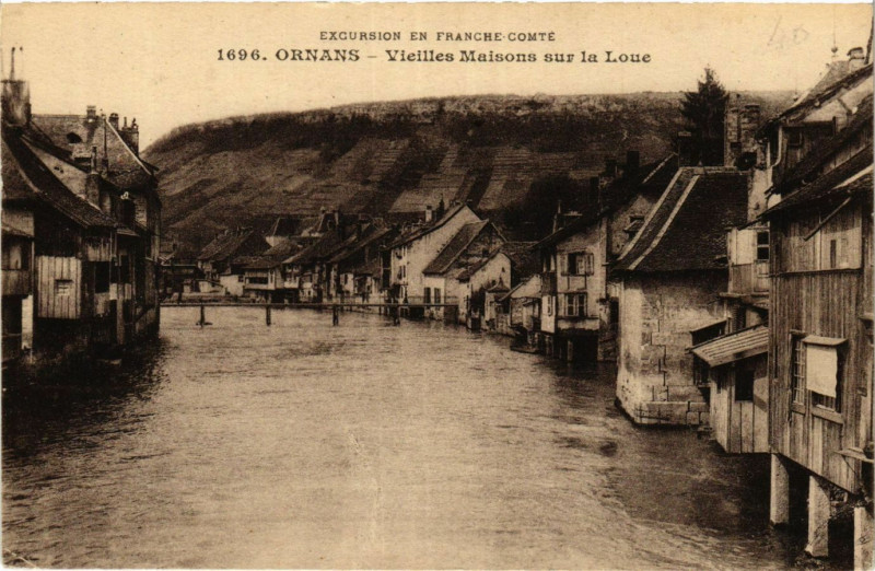 Carte postale ancienne Ornans - Vieilles Maisons sur la Loue à Ornans