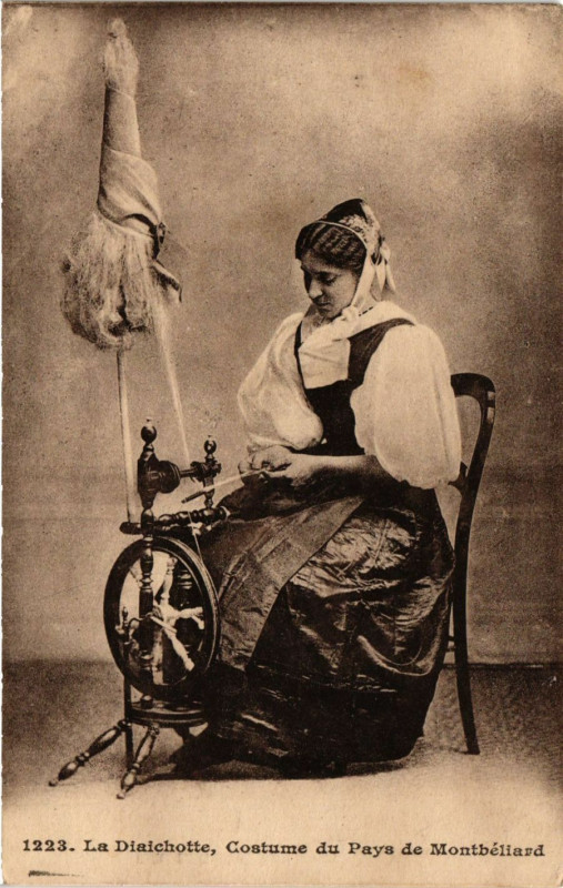 Carte postale ancienne La Diaichotte Costume du Pays de Montbeliard à Montbéliard