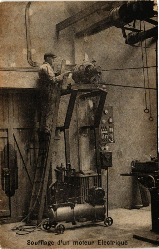 Carte postale ancienne Soufilage d'un moteur Electrique