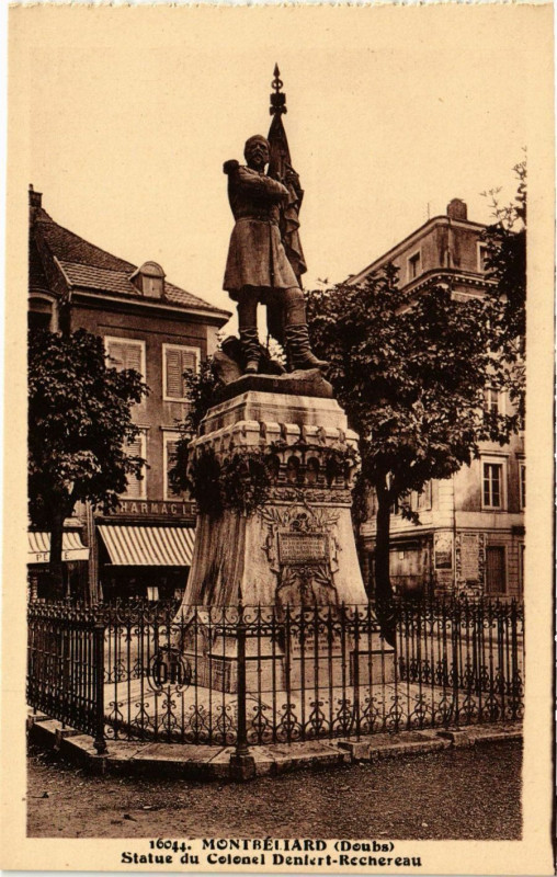Carte postale ancienne Montbeliard - Statue du Colonel Dentert-Rechereau à Montbéliard