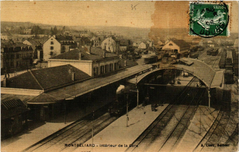 Carte postale ancienne Montbeliard - Intérieur de la Gare à Montbéliard