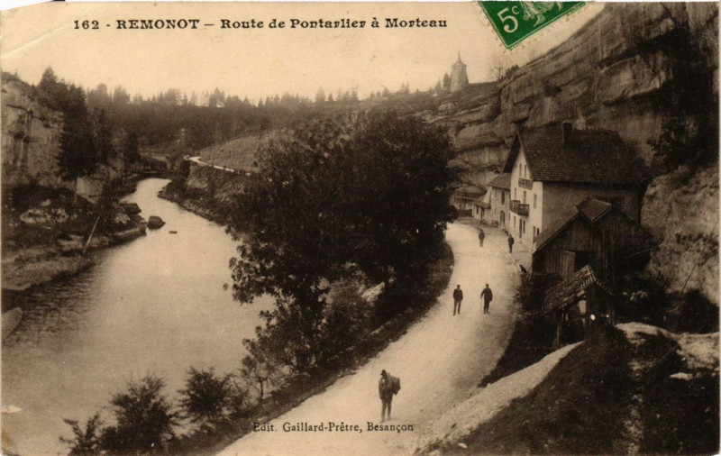 Carte postale ancienne Remonot - Route de Pontarlier a Morteau à Pontarlier