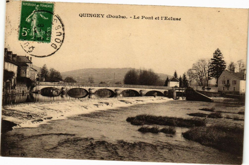 Carte postale ancienne Quingey - Le Pont et l'Ecluse à Quingey
