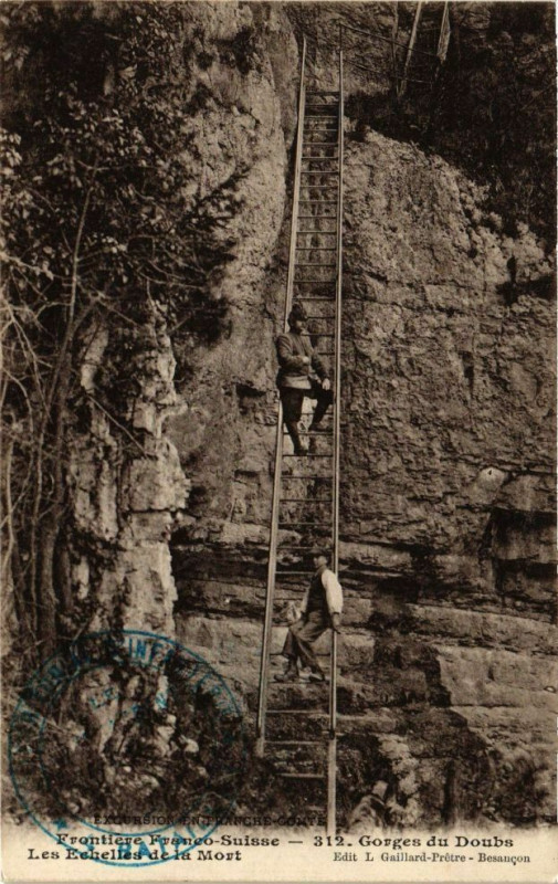 Carte postale ancienne Frontiere Franco - Suisse-Gorges du Doubs - Les Echelles de la Mort à Doubs