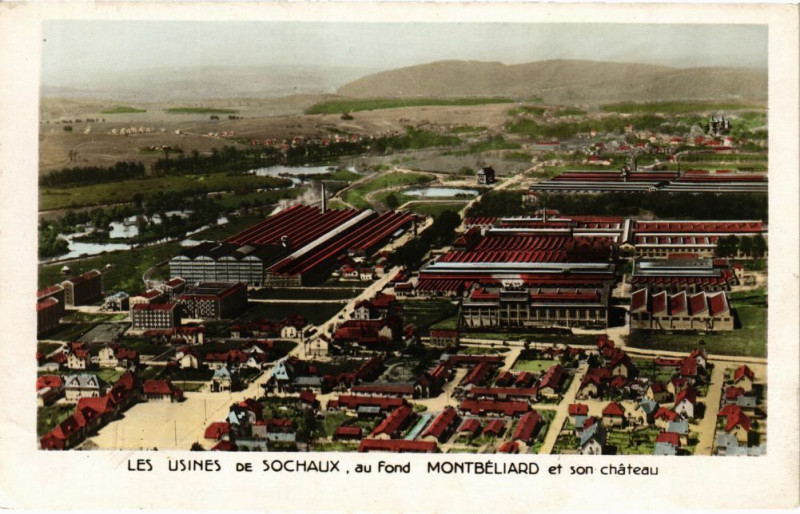 Carte postale ancienne Les Usines de Sochaux au Fond Montbeliard et son chateau à Sochaux
