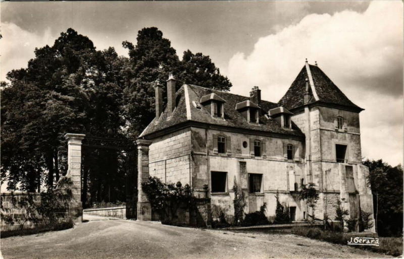 Carte postale ancienne Chateau de Vaire-le-Grand - Un des pavillons d'entrée à Vaire