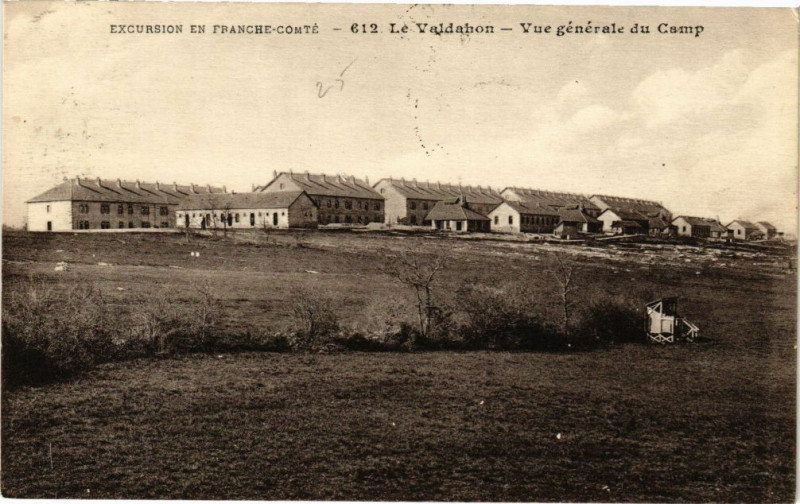 Carte postale ancienne Excursion en Franche-Comté - Le Valdahon - Vue générale du Camp à Valdahon