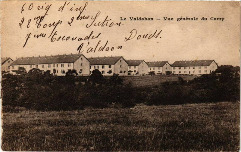 Carte postale ancienne Le Valdahon - Vue générale du Camp à Valdahon