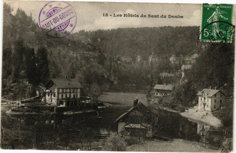 Carte postale ancienne Les Hotels du Saut du Doubs à Doubs