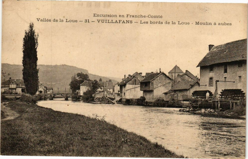 Carte postale ancienne Vallée de la Loue - Vuillafans Les bords de la Loue -Moulin á aubes à Vuillafans