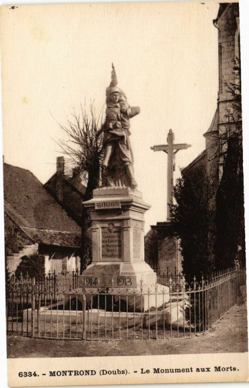 Carte postale ancienne Montrond - Le Monument aux Morts