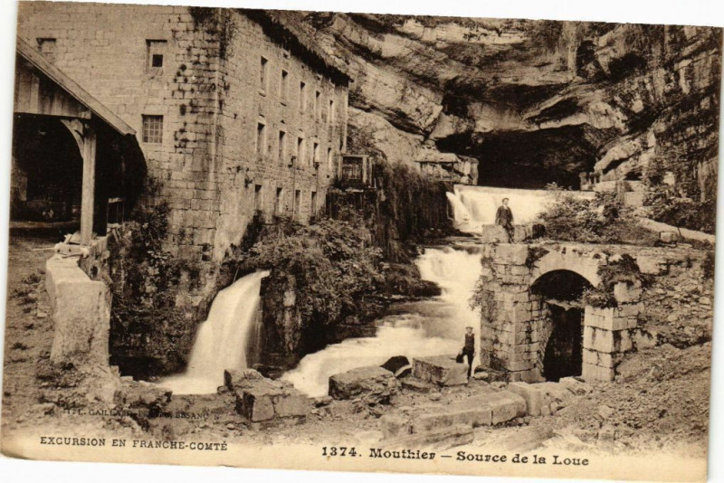 Carte postale ancienne Mouthier - Source de la Loue