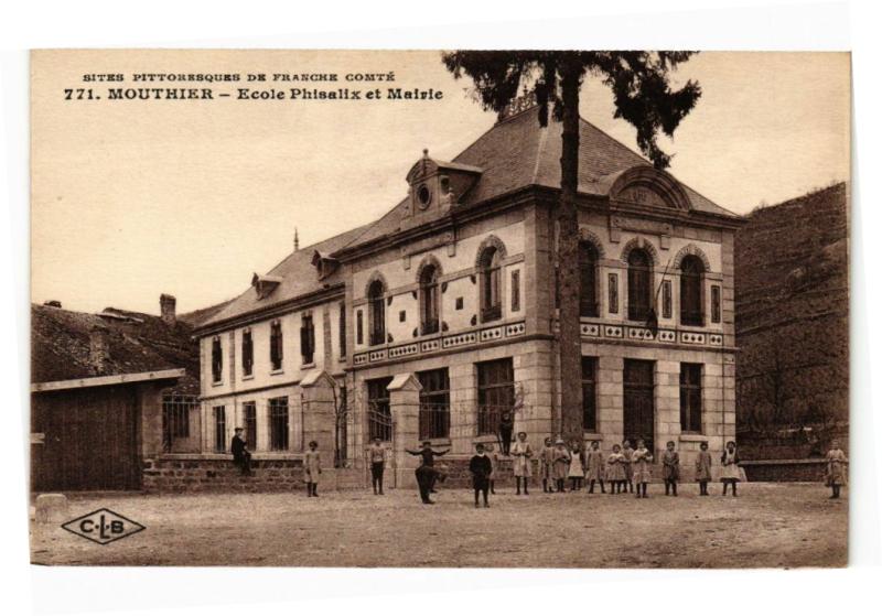 Carte postale ancienne Ecole Phisalix et Mairie à Mouthier-Haute-Pierre