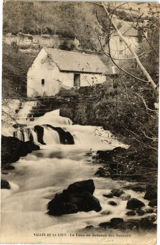 Carte postale ancienne Vallée de la Loue - La Loue en dessous des Sourcez