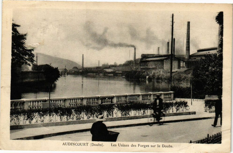 Carte postale ancienne Audincourt - Les Usines des Forges sur le Doubs à Audincourt