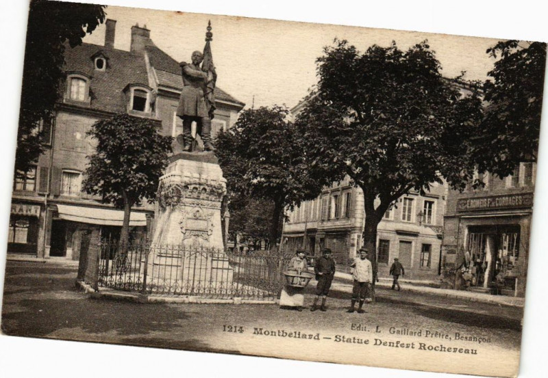Carte postale ancienne Montbeliard - Statue Denfert Rochereau à Montbéliard