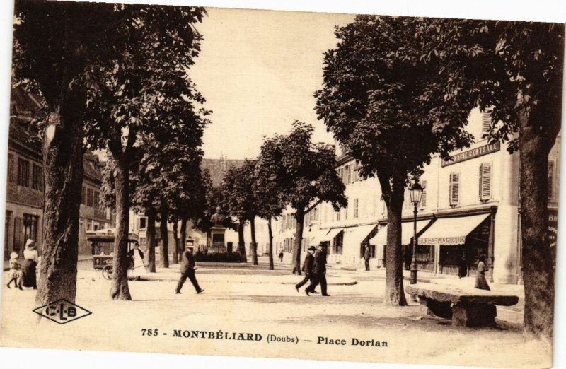 Carte postale ancienne Montbeliard - Place Dorian à Montbéliard