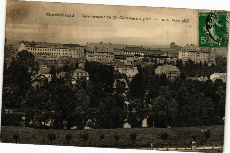 Carte postale ancienne Montbeliard - Casernement du 21e Chasseurs a pied à Montbéliard