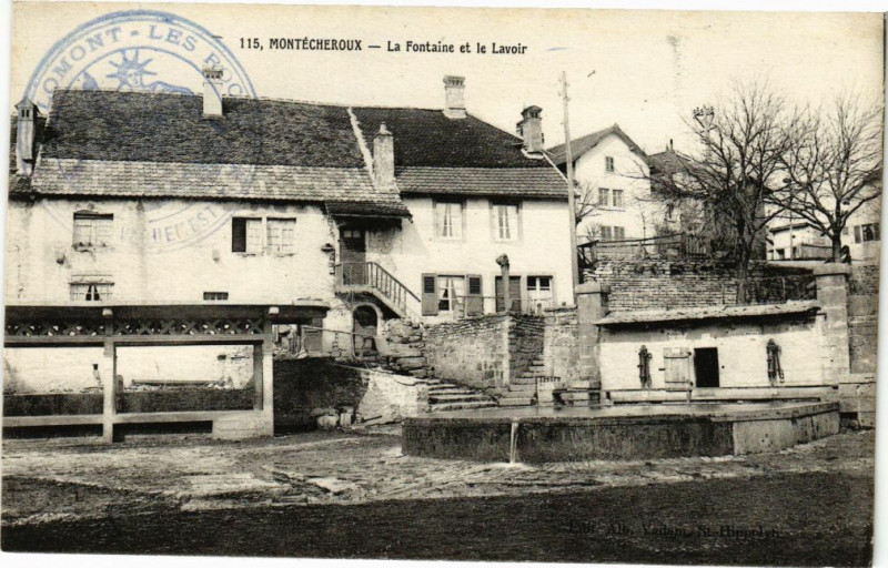 Carte postale ancienne Montécheroux - La Fontaine et le Lavoir à Montécheroux