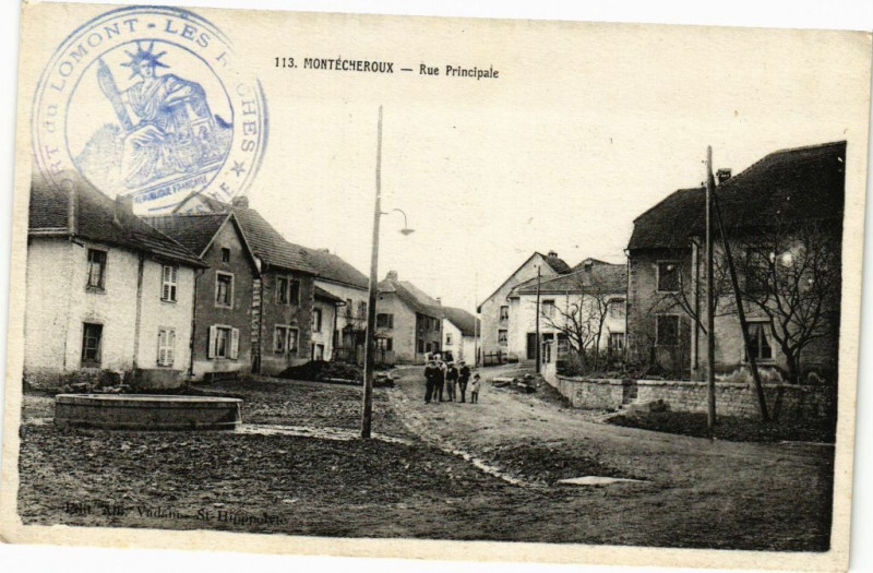 Carte postale ancienne Montécheroux - Rue Principale à Montécheroux