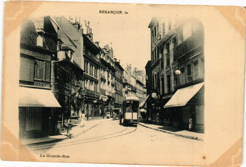 Carte postale ancienne Besancon - La Grande-Rue à Besançon