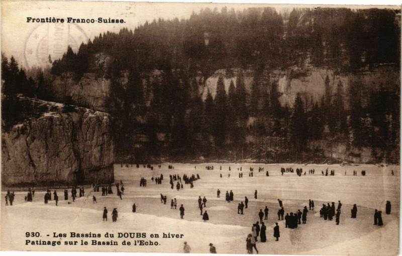 Carte postale ancienne Frontiere Franco-Suisse - Les Bassins du Doubs en hiver Patinage.. à Doubs
