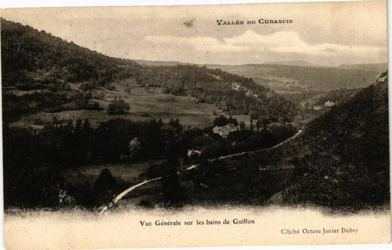 Carte postale ancienne Vallée du Cusancin - Vue générale sur les bains de Guillon