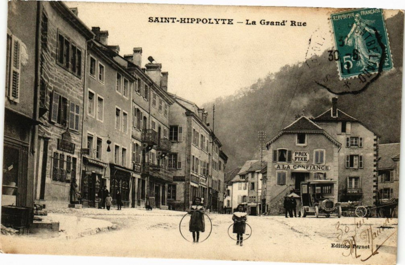 Carte postale ancienne Saint-Hippolyte - La Grand' Rue à Saint-Hippolyte