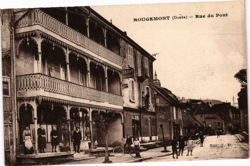Carte postale ancienne Rougemont - Rue du Pont à Rougemont