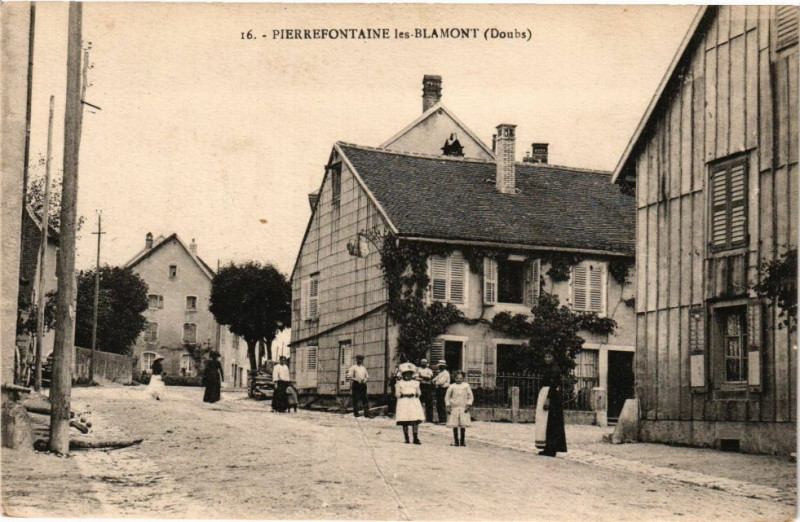 Carte postale ancienne Pierrefontaine-les-Blamont - La rue enfants à Pierrefontaine-lès-Blamont