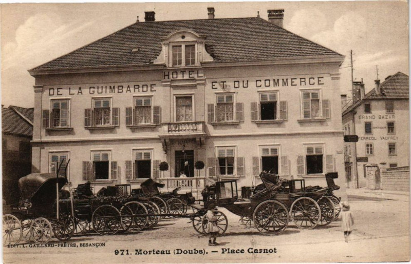 Carte postale ancienne Morteau - Place Carnot à Morteau