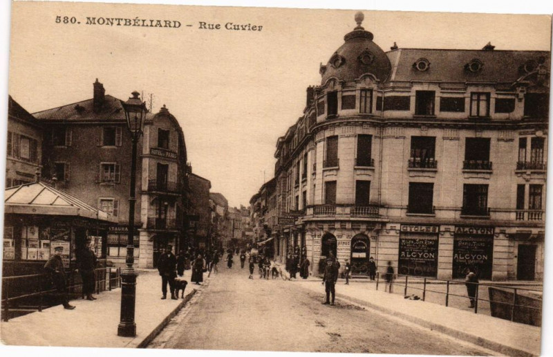 Carte postale ancienne Montbeliard - Rue Cuvier à Montbéliard
