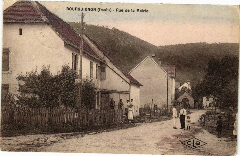 Carte postale ancienne Bourgignon - Rue de la Mairie