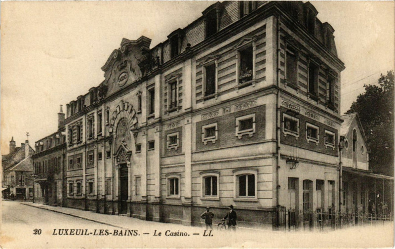 Carte postale ancienne Luxeuil-les-Bains - Le Casino à Luxeuil-les-Bains