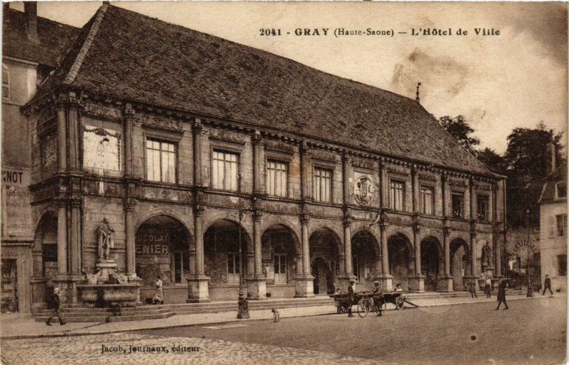 Carte postale ancienne Gray - L'Hotel de Ville à Gray