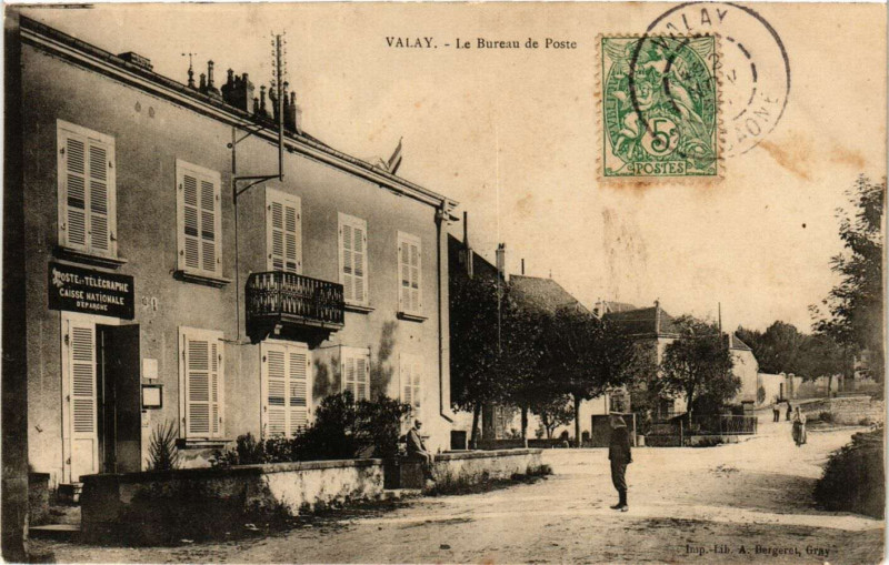 Carte postale ancienne Valay - Le Bureau de Poste à Valay