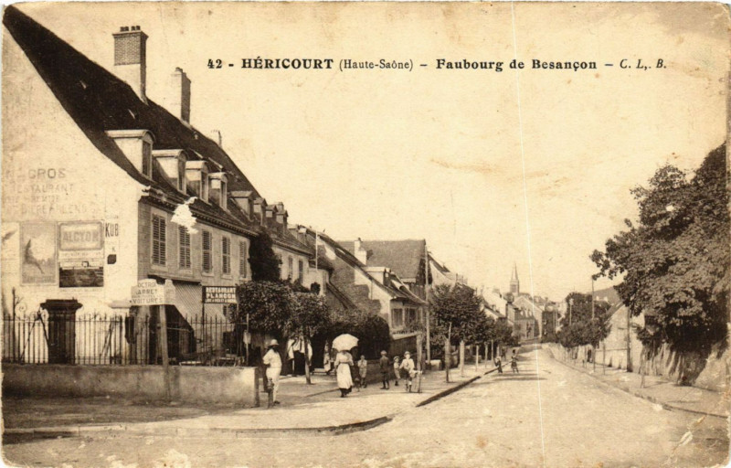 Carte postale ancienne Hericourt - Faubourg de Besancon à Héricourt