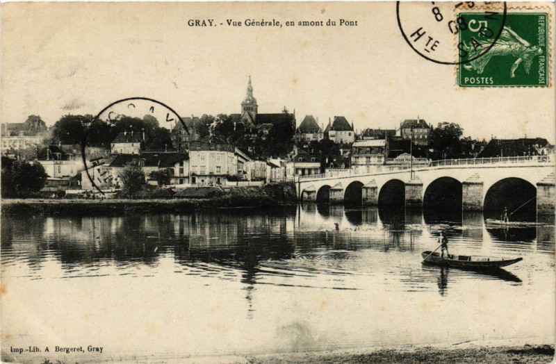 Carte postale ancienne Gray - Vue générale - en amont du Pont à Gray