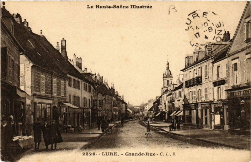 Carte postale ancienne Lure - Grande-Rue à Lure