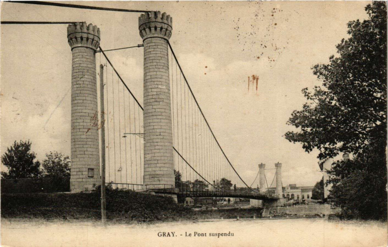 Carte postale ancienne Gray - Le Pont Suspendu à Gray