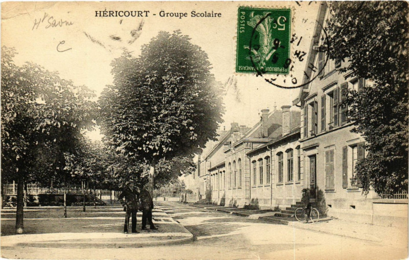 Carte postale ancienne Hericourt - Groupe Scolaire à Héricourt