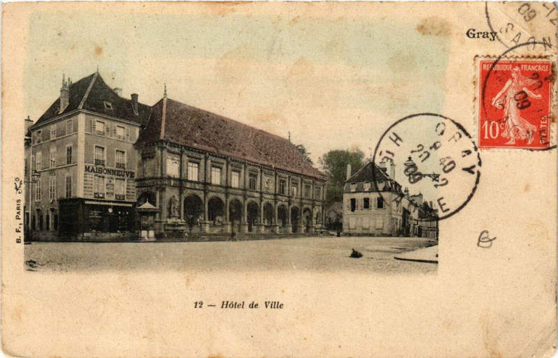 Carte postale ancienne Gray - Hotel de Ville à Gray
