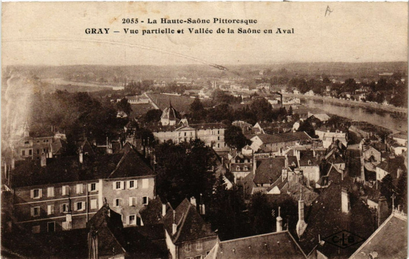 Carte postale ancienne Gray - Vue Partielle et Vallée de la Saone en Aval à Gray