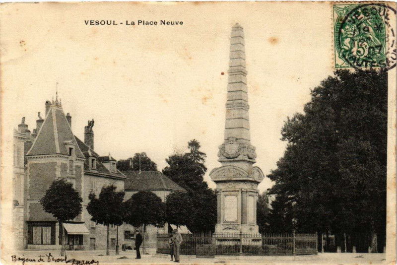 Carte postale ancienne Vesoul - La Place Neuve à Vesoul