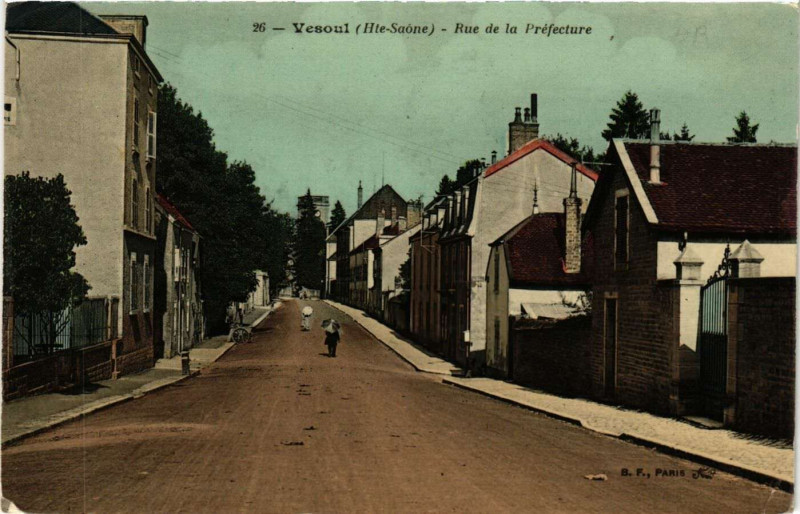 Carte postale ancienne Vesoul - Rue de la Prefecture à Vesoul