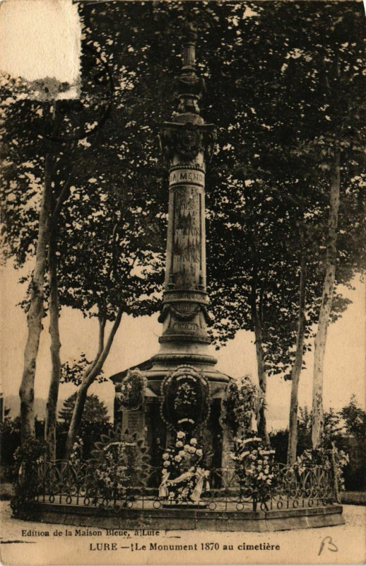 Carte postale ancienne Lure - Le Monument 1870 au Cimetiere à Lure