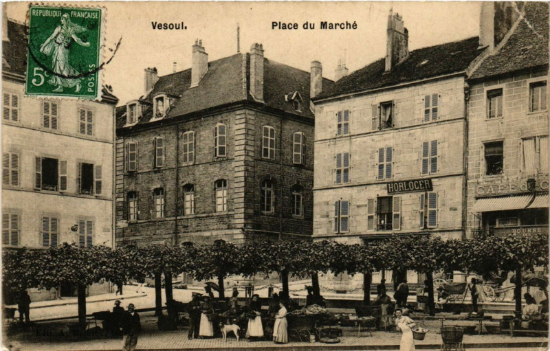 Carte postale ancienne Vesoul - Place du Marché à Vesoul