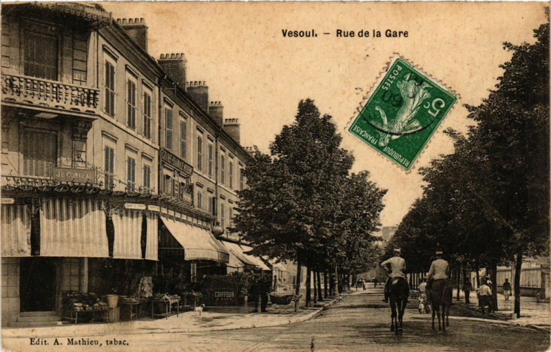 Carte postale ancienne Vesoul - Rue de la Gare à Vesoul
